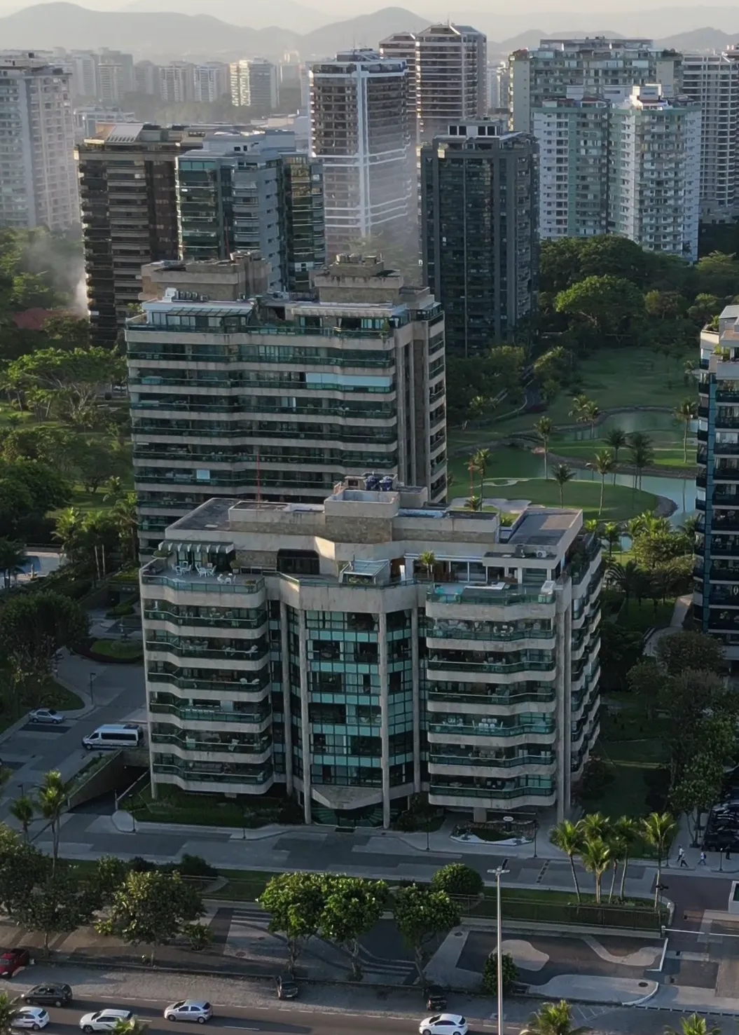 Edifício Pebble Beach, Golden Green