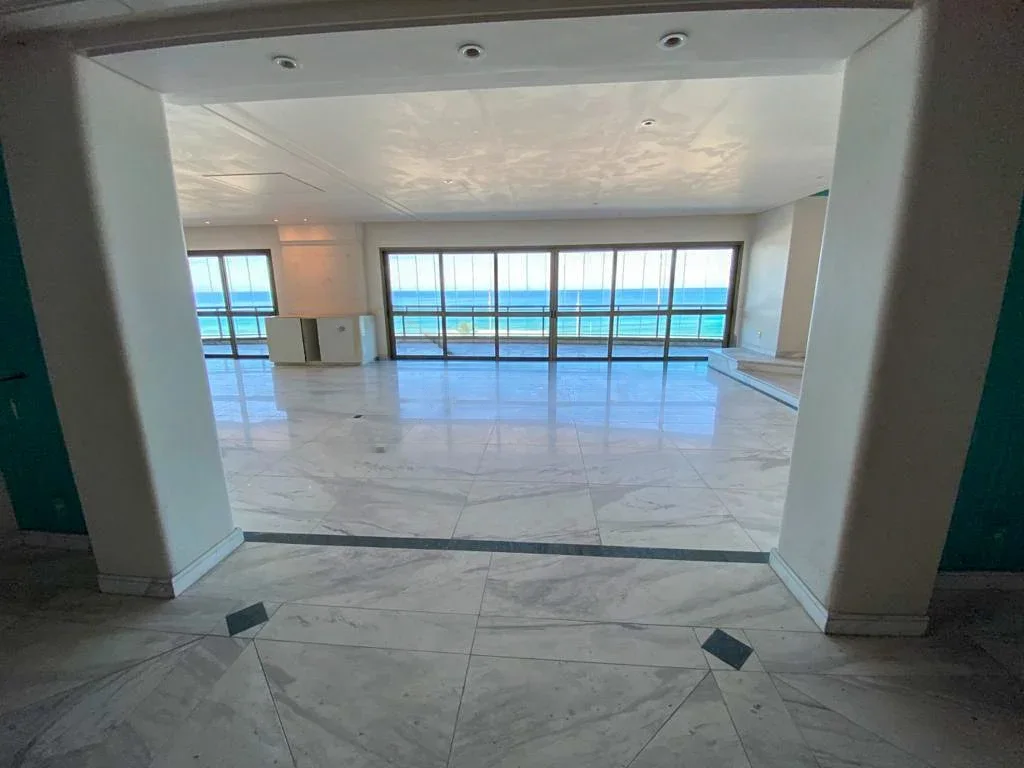 Apartamento 780m² à venda no Golden Green