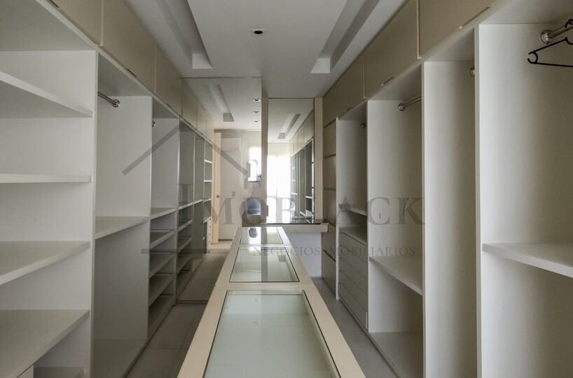 Foto 14 do imóvel à venda: Apartamento 247m² reformado em Golden Green, Barra da Tijuca