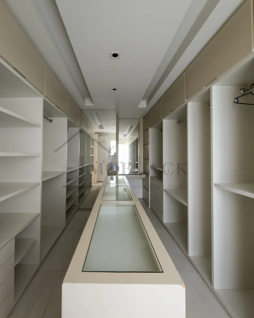 Foto 13 do imóvel à venda: Apartamento 247m² reformado em Golden Green, Barra da Tijuca
