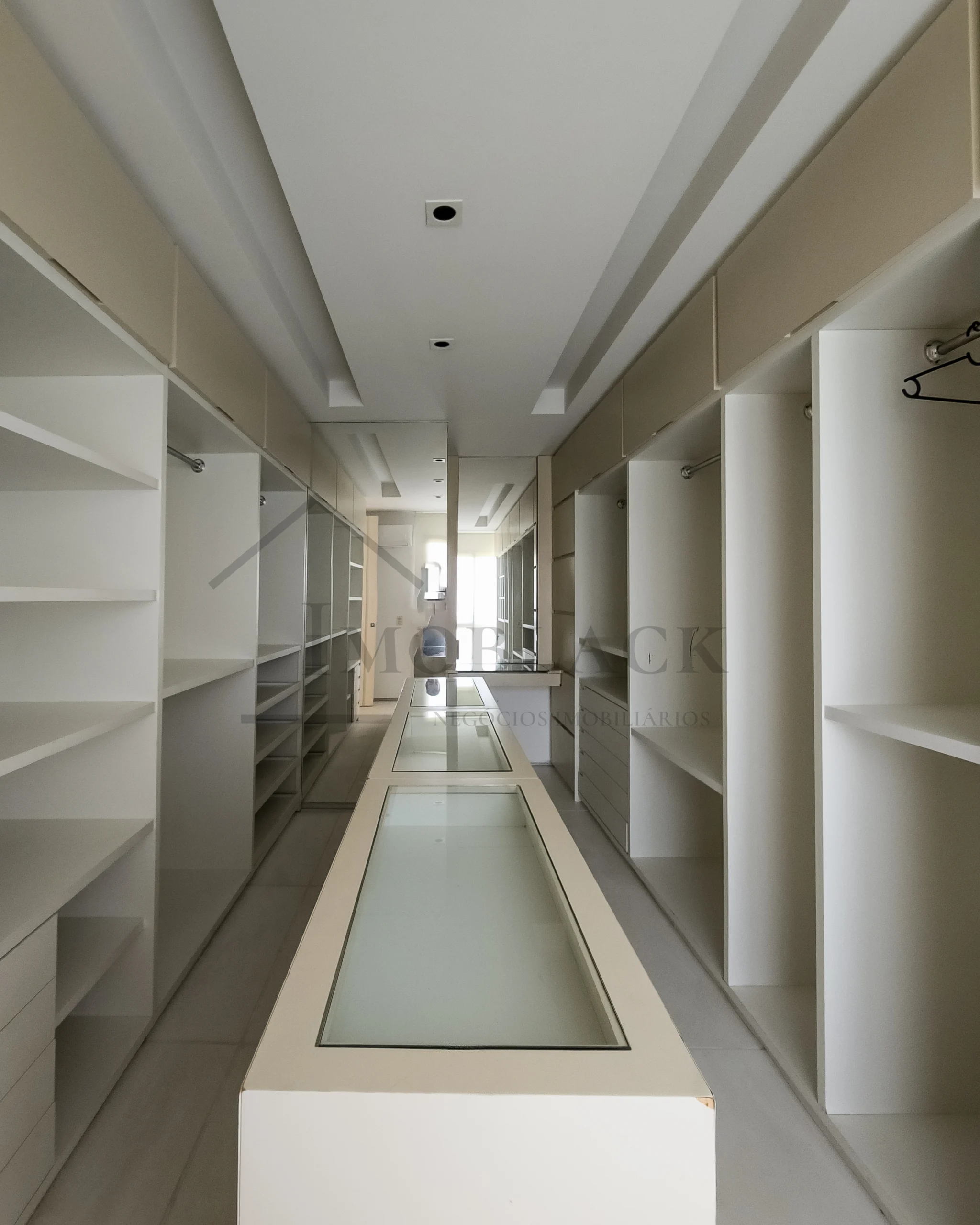Foto 13 do imóvel à venda: Apartamento 247m² reformado em Golden Green, Barra da Tijuca